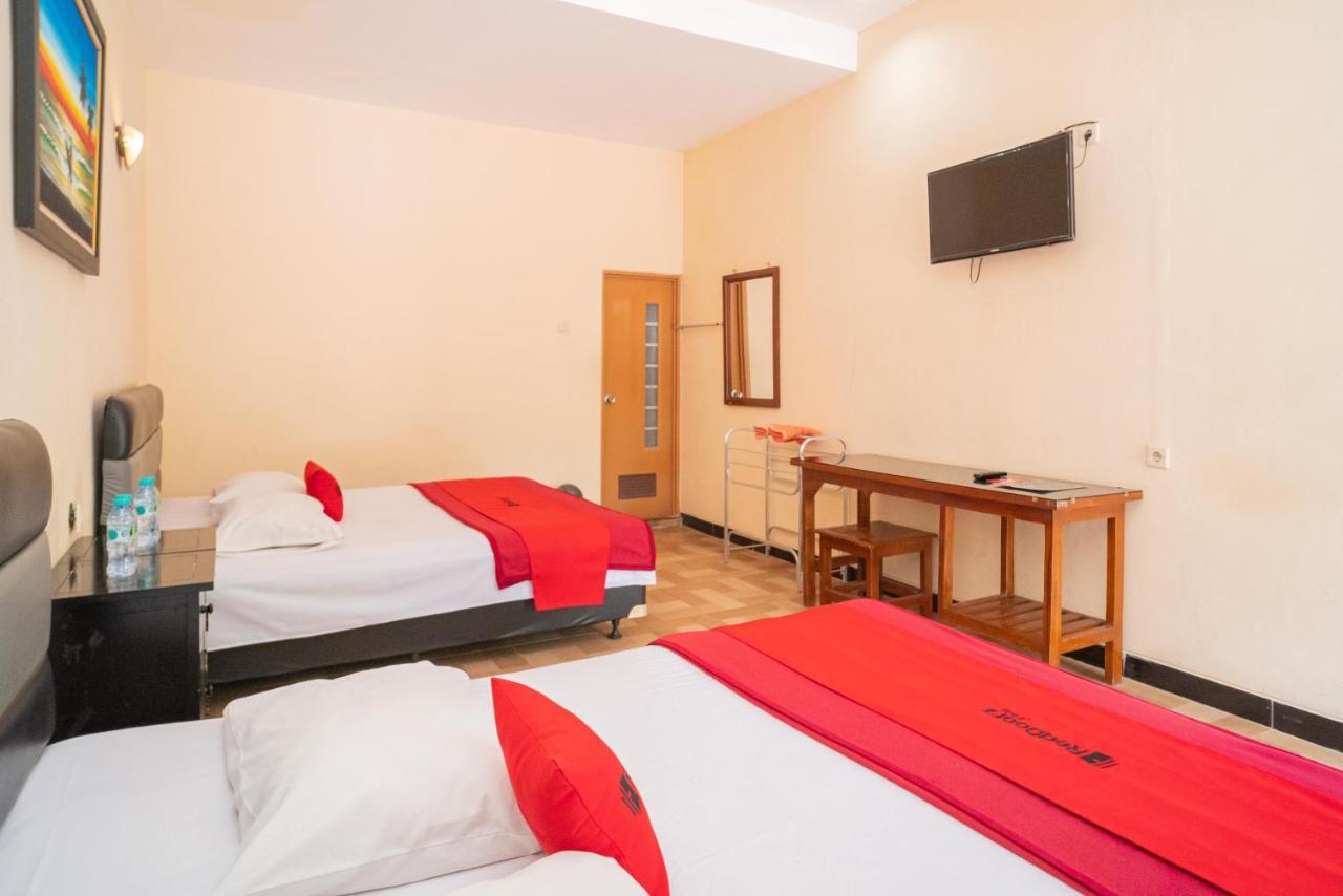 Reddoorz @ Panglima Sudirman Madiun Hotel Exterior photo
