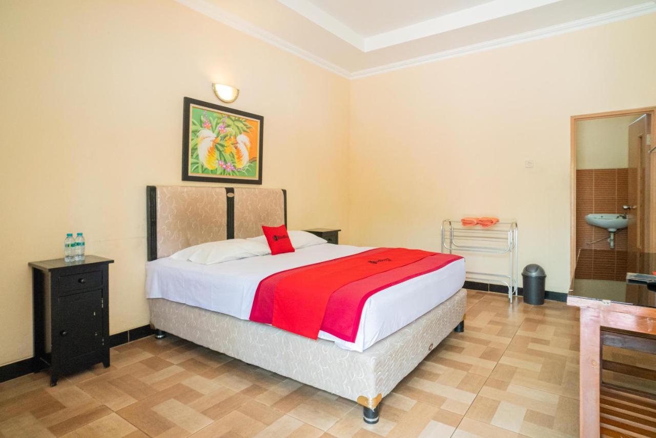 Reddoorz @ Panglima Sudirman Madiun Hotel Exterior photo
