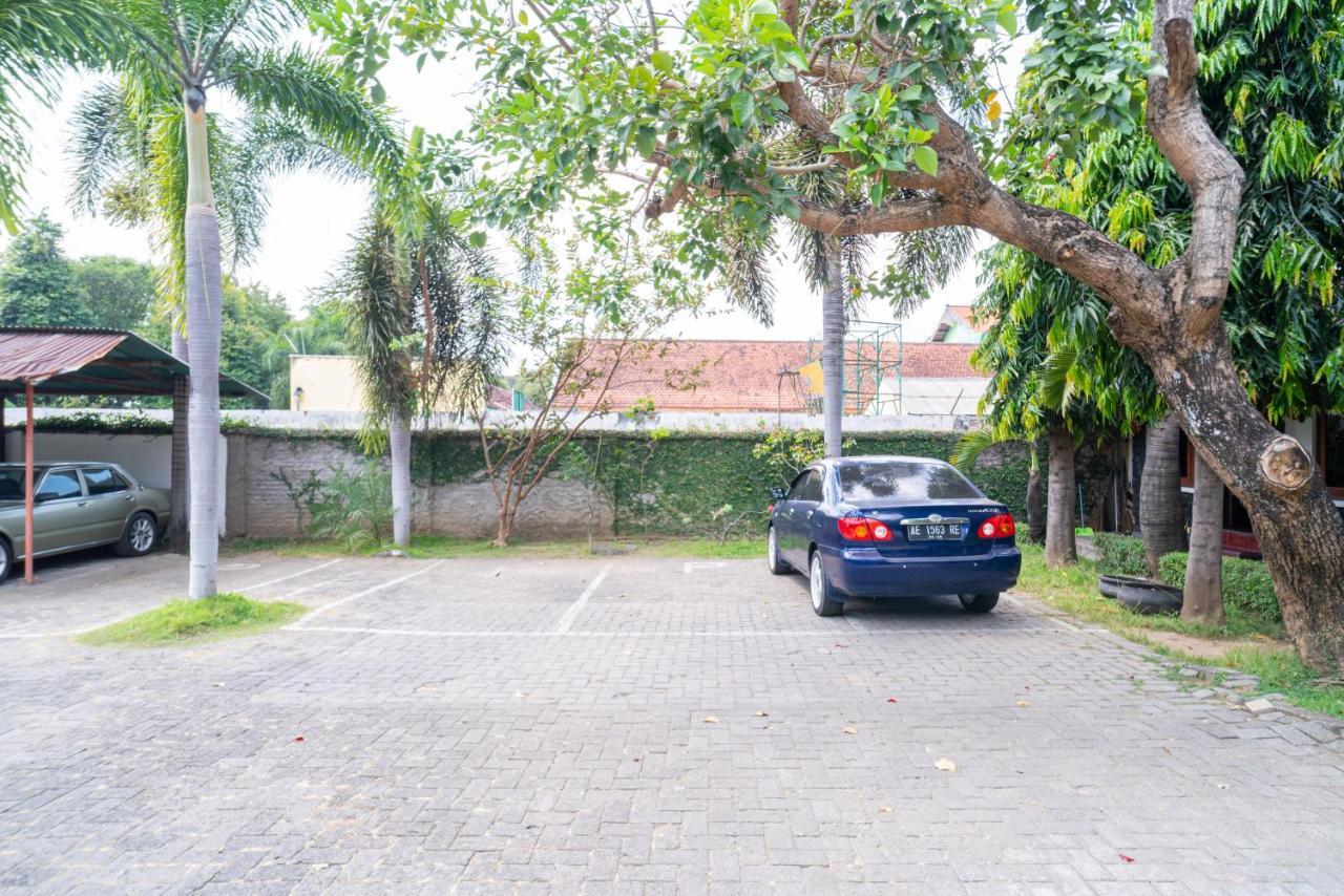 Reddoorz @ Panglima Sudirman Madiun Hotel Exterior photo